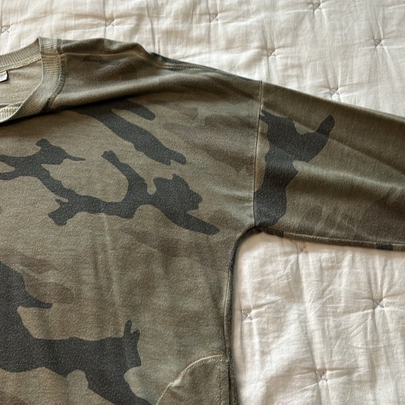 Camouflage split side tunic style top - Picture 3 of 6